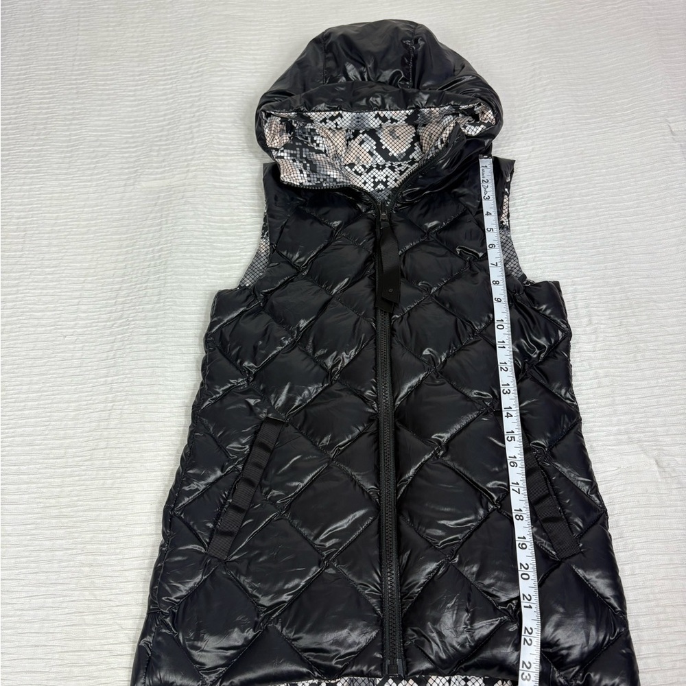 lululemon athletica Shiny Black Hooded Vest - Picture 6 of 12